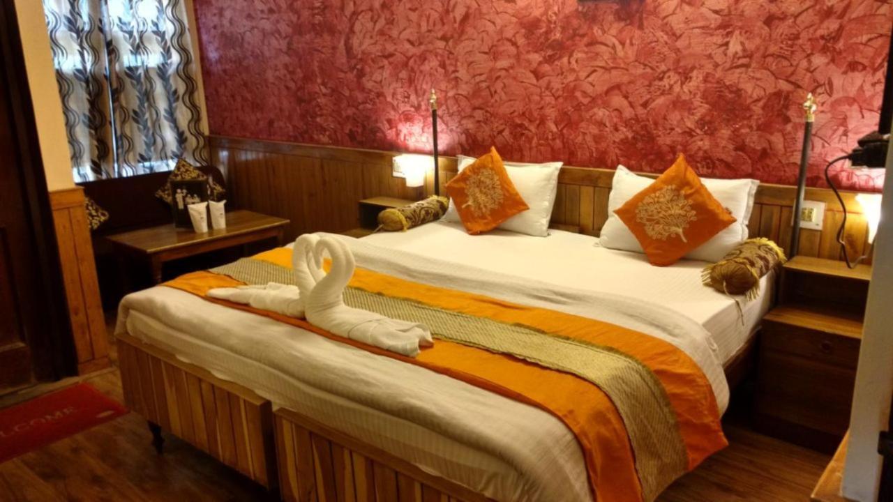 Goroomgo Ankur Lake View Mall Road Nainital - Prime Location With Luxury Room Exterior photo